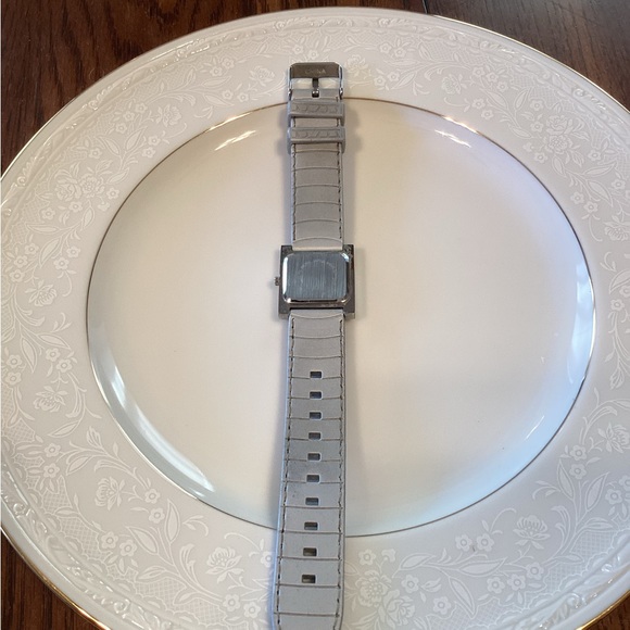 Watch - Picture 4 of 6